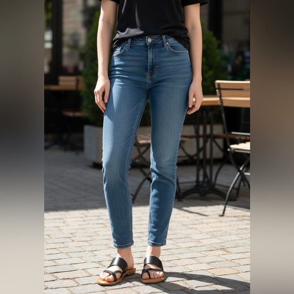 ALDO Minimalist Black Toe Loop Slide Sandals Women’s Size 7 - Picture 6 of 6